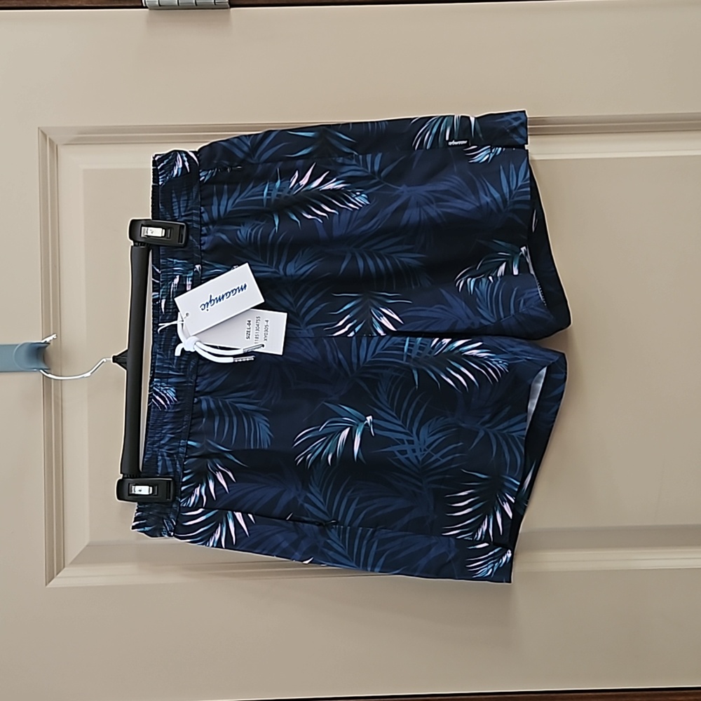 NWT Men's or Women's size L blue lined Maamgic shorts